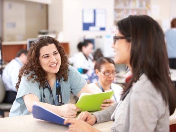 Academia para preparación de Oposiciones SERVASA en Valencia - grupo de estudiantes