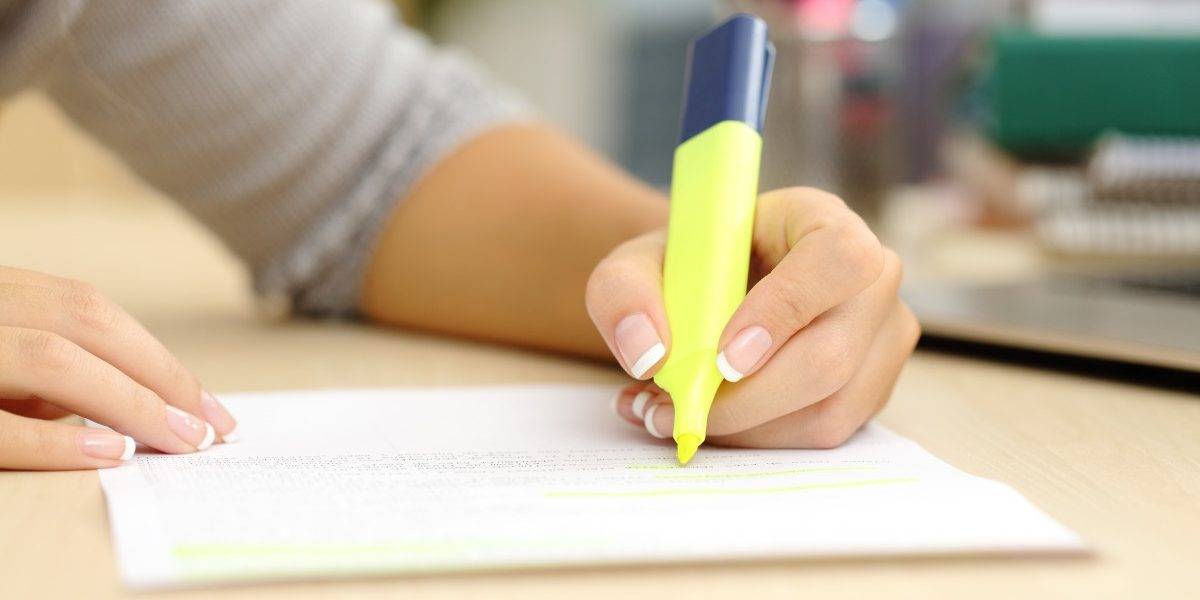 subrayar tus apuntes – tecnicas de estudio academia en Valencia - haciendo apuntes