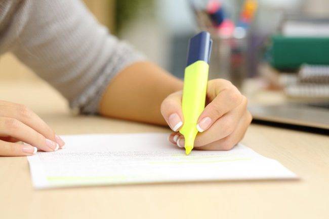 subrayar tus apuntes – tecnicas de estudio academia en Valencia - haciendo apuntes