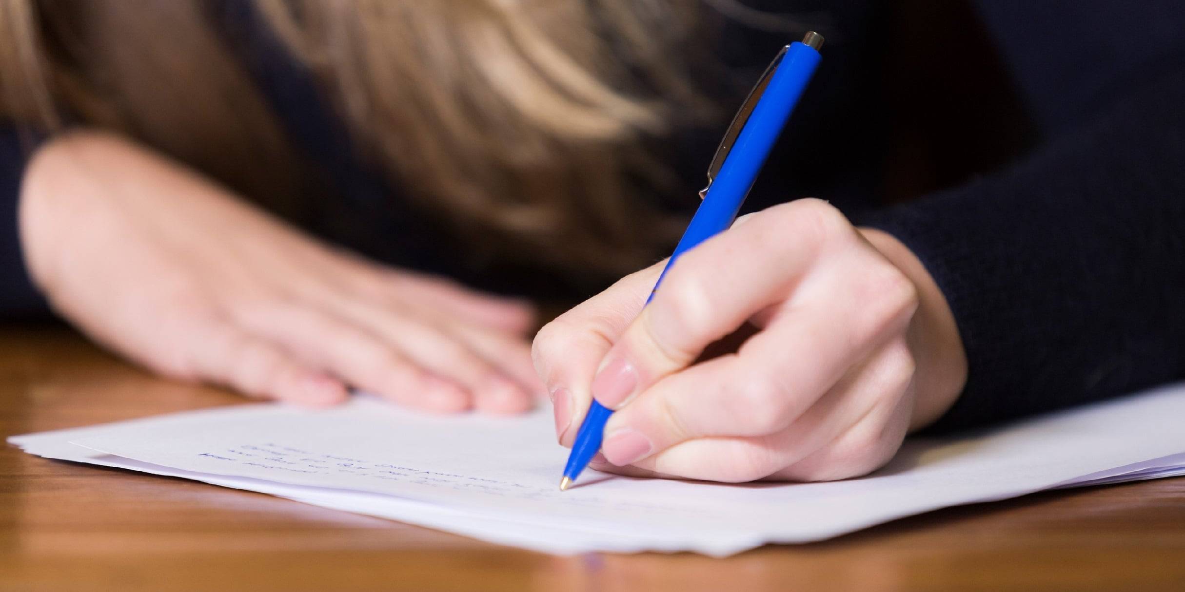 academia para preparar oposiciones en Valencia – examen con boligrafo academia para preparar oposiciones en Valencia - examen con boligrafo