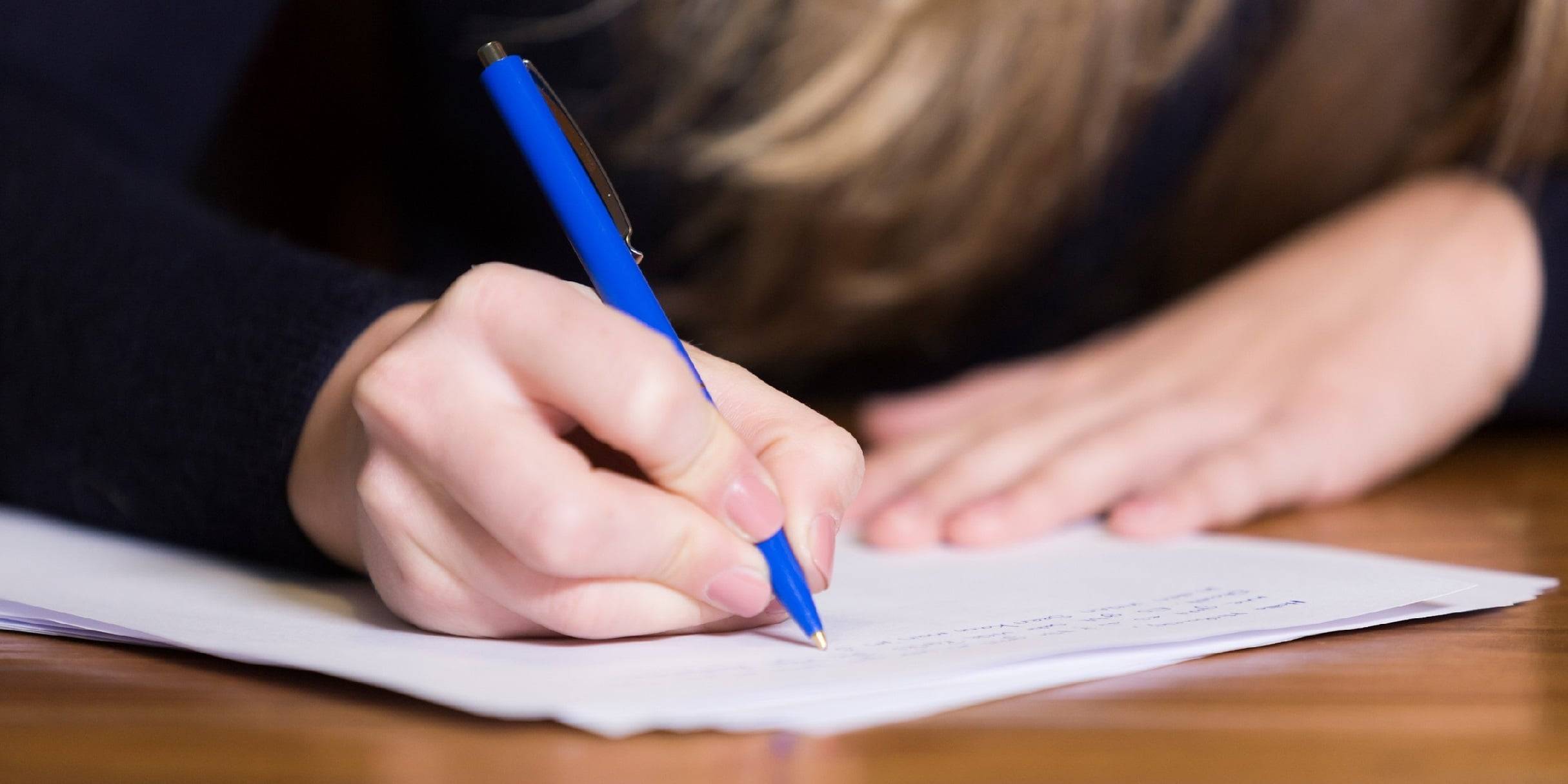 academia para preparar oposiciones en Valencia – examen con boligrafo academia para preparar oposiciones en Valencia - examen con boligrafo