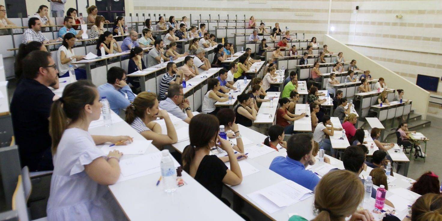 oposiciones para maestros en Valencia - sala con todos reunidos