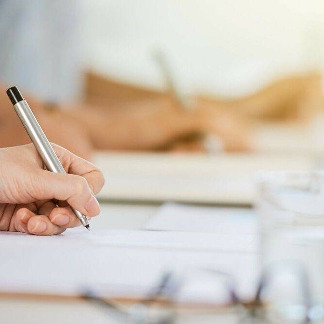 Academia para preparar selectivo en Valencia – manos Academia para preparar selectivo en Valencia - manos