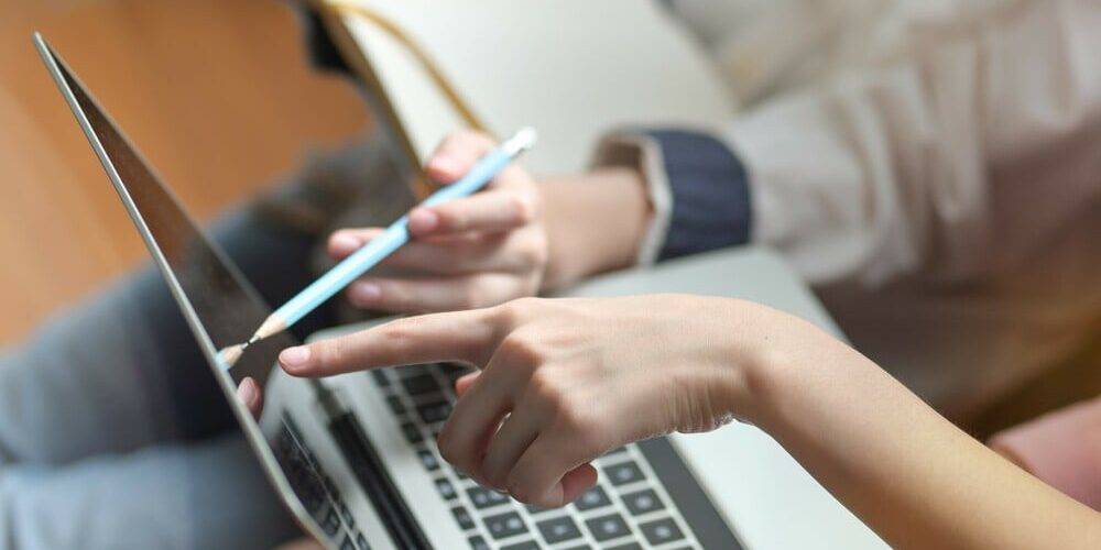 Academia de inglés en Valencia – ordenador Academia de inglés en Valencia - ordenador