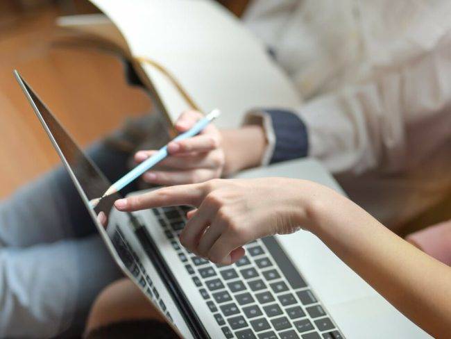 Academia de inglés en Valencia – ordenador Academia de inglés en Valencia - ordenador