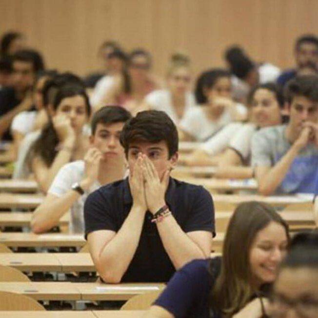 academia para preparar la selectividad en Valencia – manos en la cara academia para preparar la selectividad en Valencia - manos en la cara