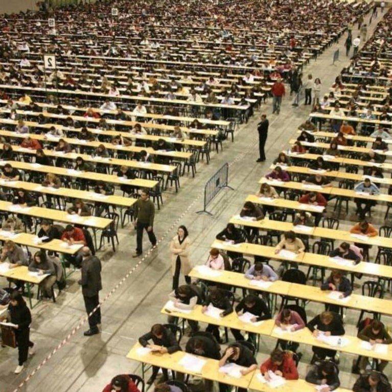 oposiciones a profesorado en Valencia – sala llena oposiciones a profesorado en Valencia - sala llena