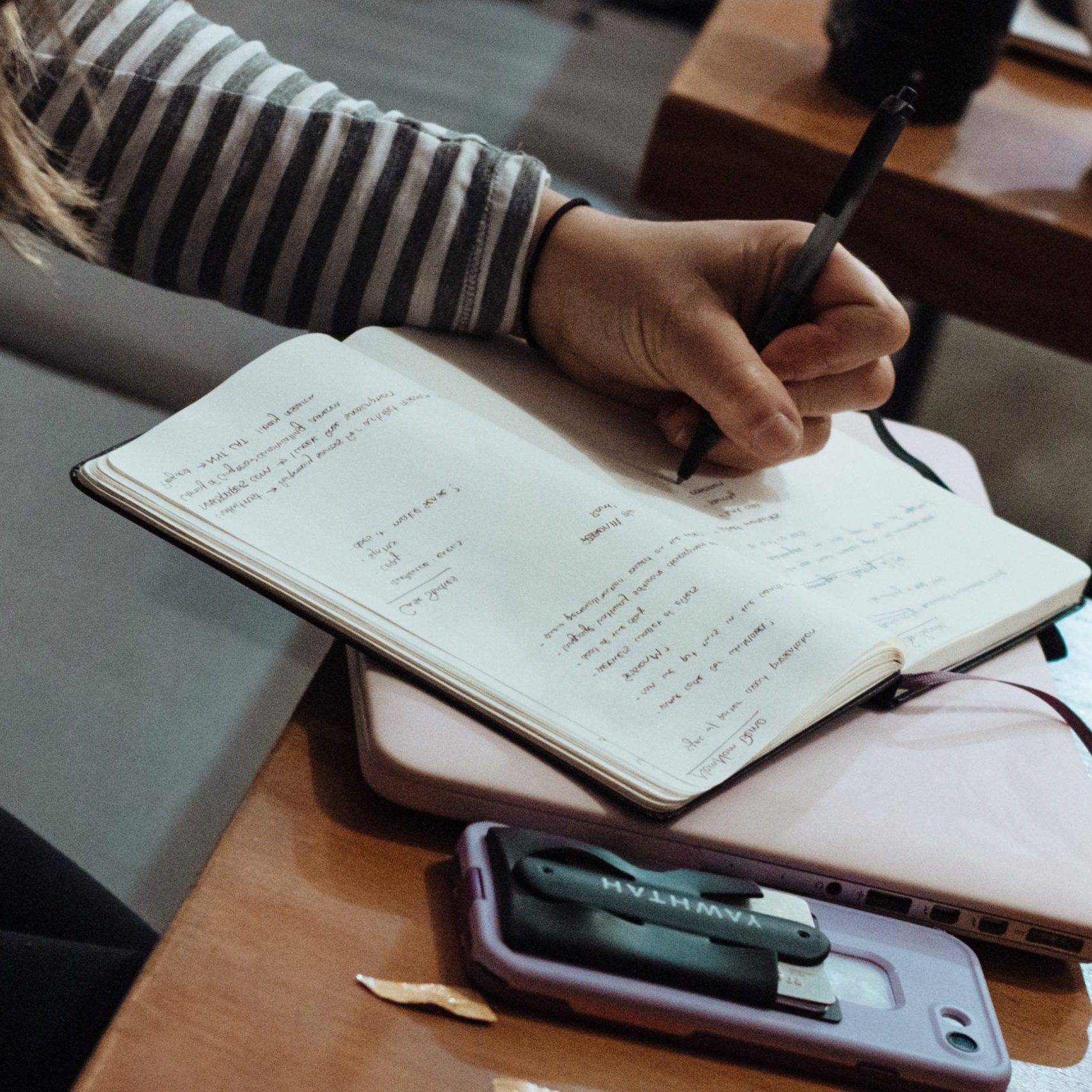 academias de repaso en Valencia - estudiando