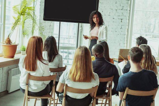 academia oficial de ingles en valencia –  salón de clases academia oficial de ingles en valencia - salón de clases