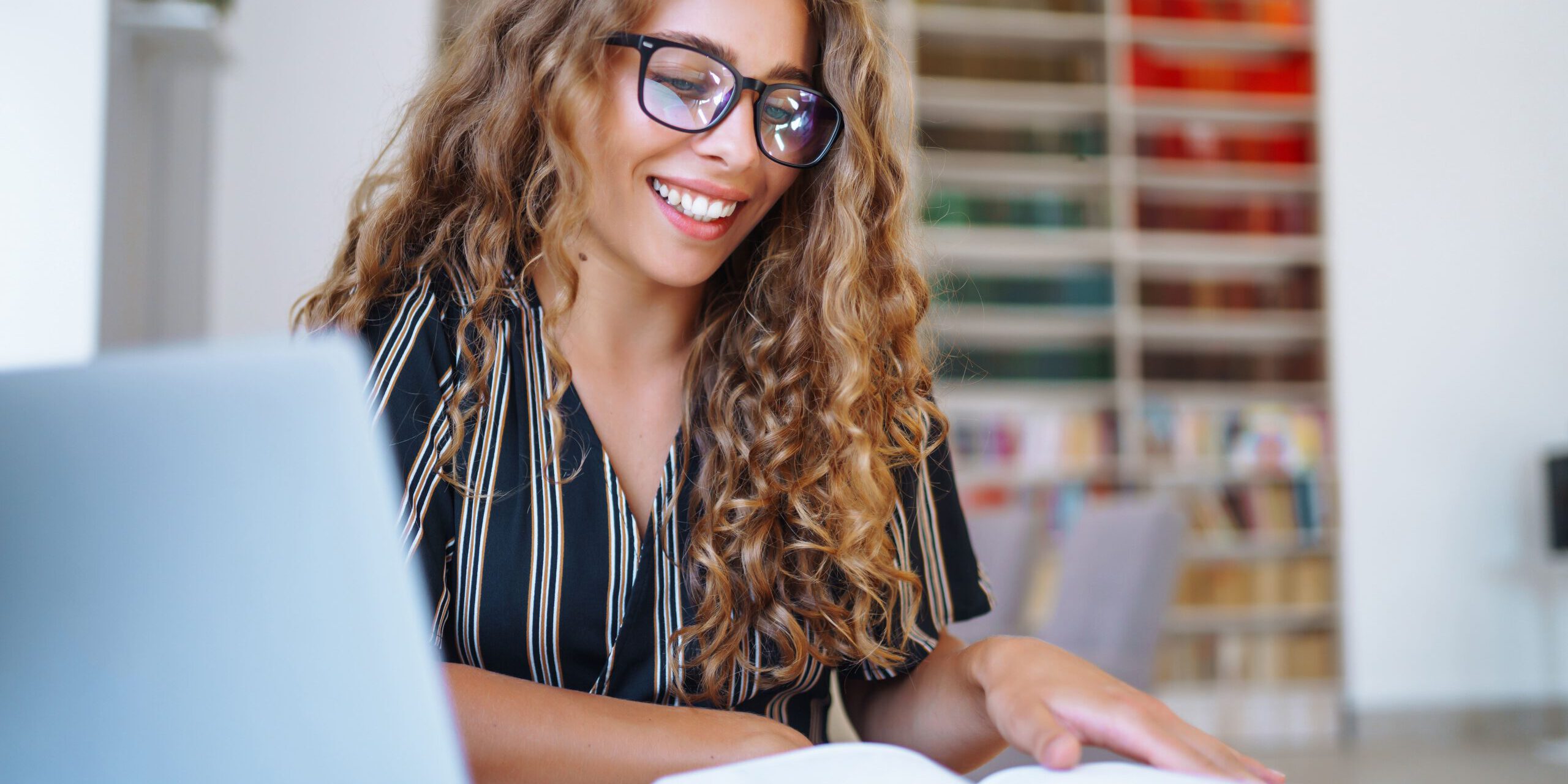 academia oposiciones en valencia - estudiante