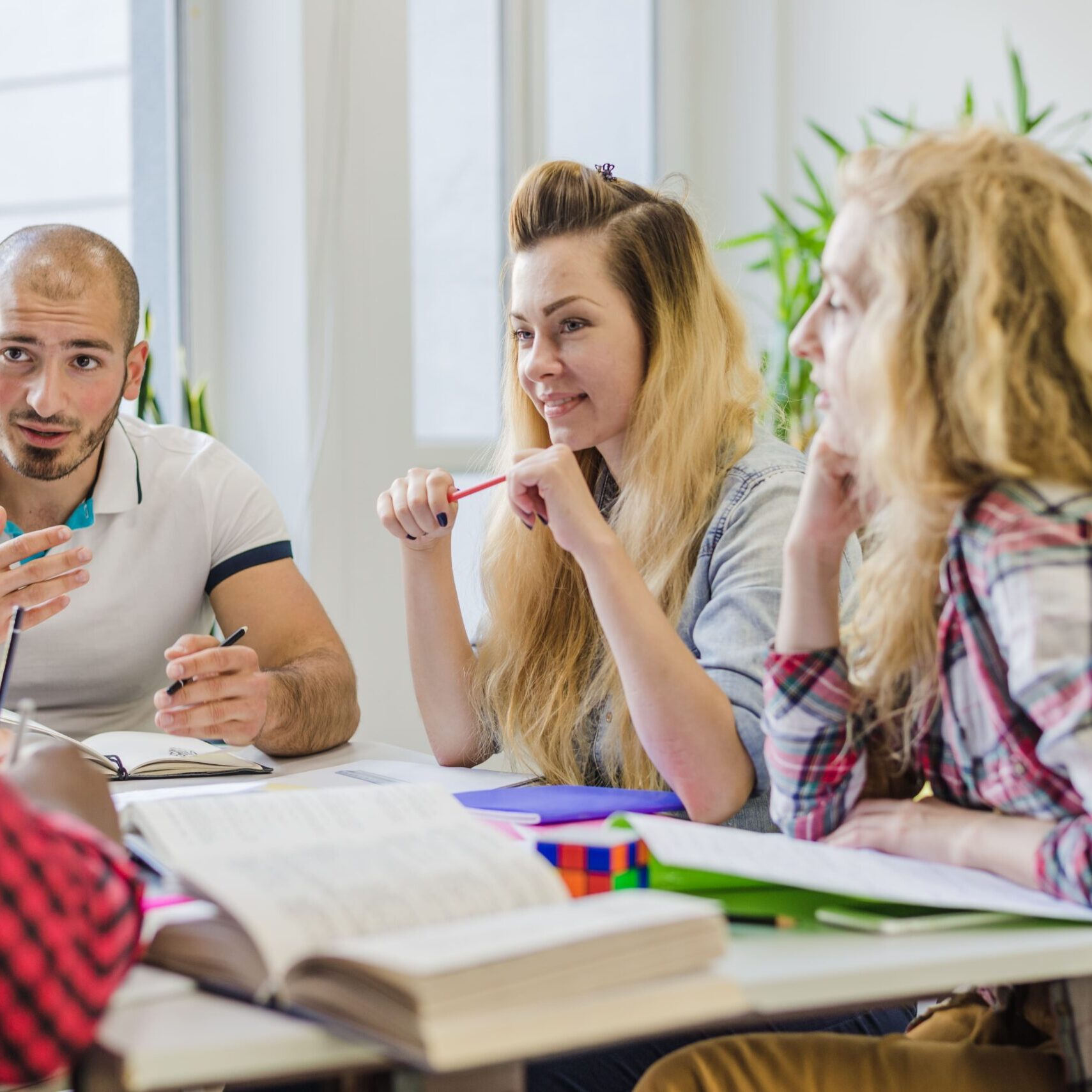 academia de inglés en Valencia – dialogo en grupo academia de inglés en Valencia - dialogo en grupo