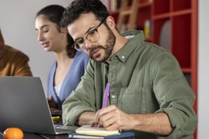 centro de inglés líder en Valencia - practicando