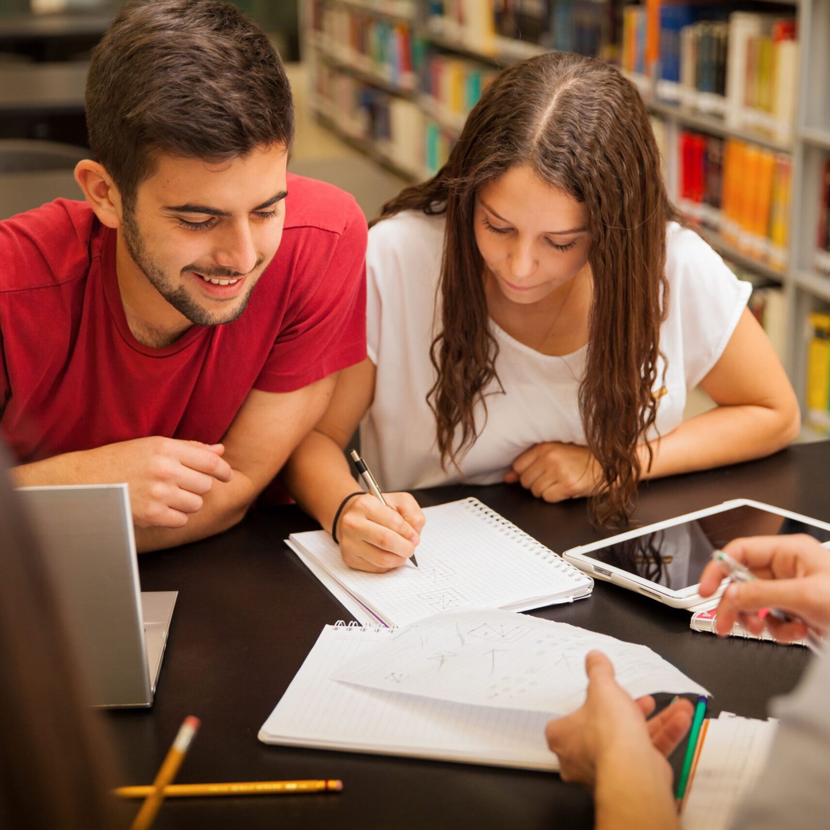 oposiciones a profesorado en valencia – estudiando en grupo oposiciones a profesorado en valencia - estudiando en grupo